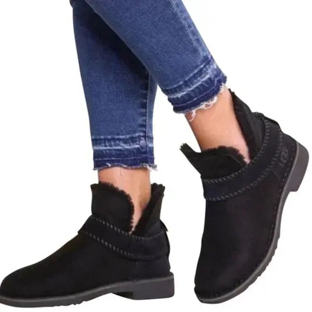Black Ugg Boot